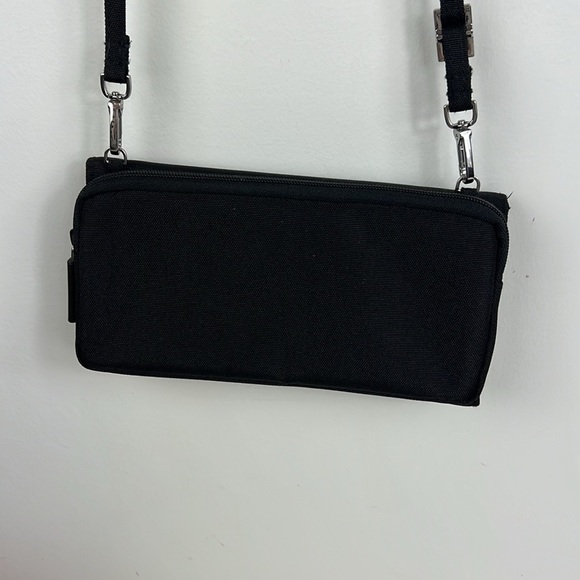 Very Bradley Crossbody Wallet Wristlet Black Floral Lining. Removeable Strap - Picture 4 of 9